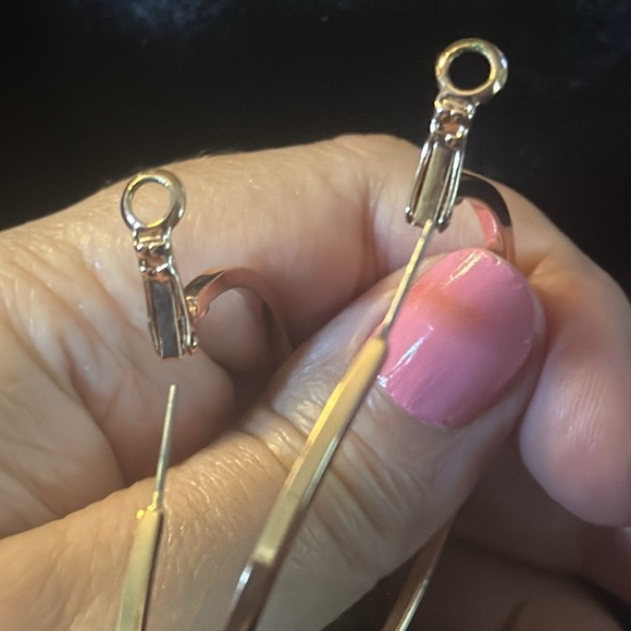 Premier Designs Large Rose Gold Tone Hoop Earrings - Picture 4 of 5